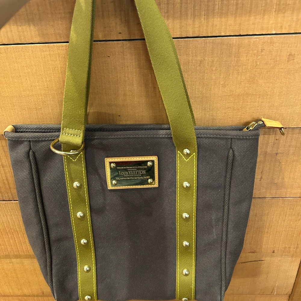 Louis Vuitton Inventeur Tote